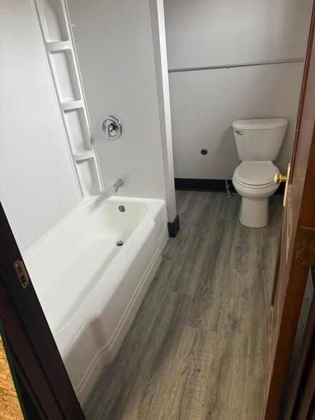 Building Photo - 814 Clinton St