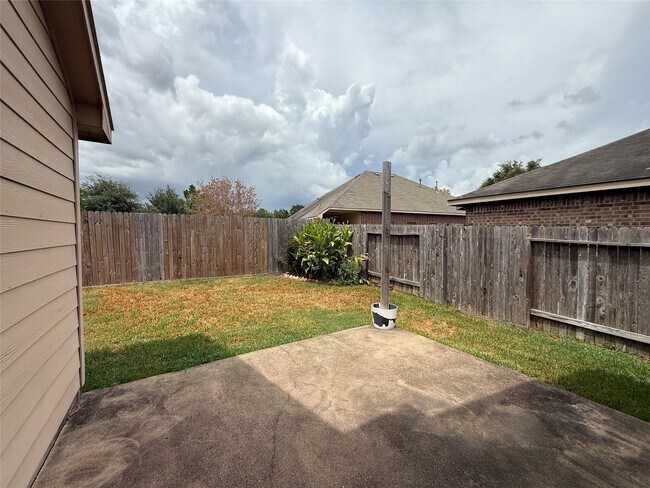 Building Photo - 24210 Silversmith Ln