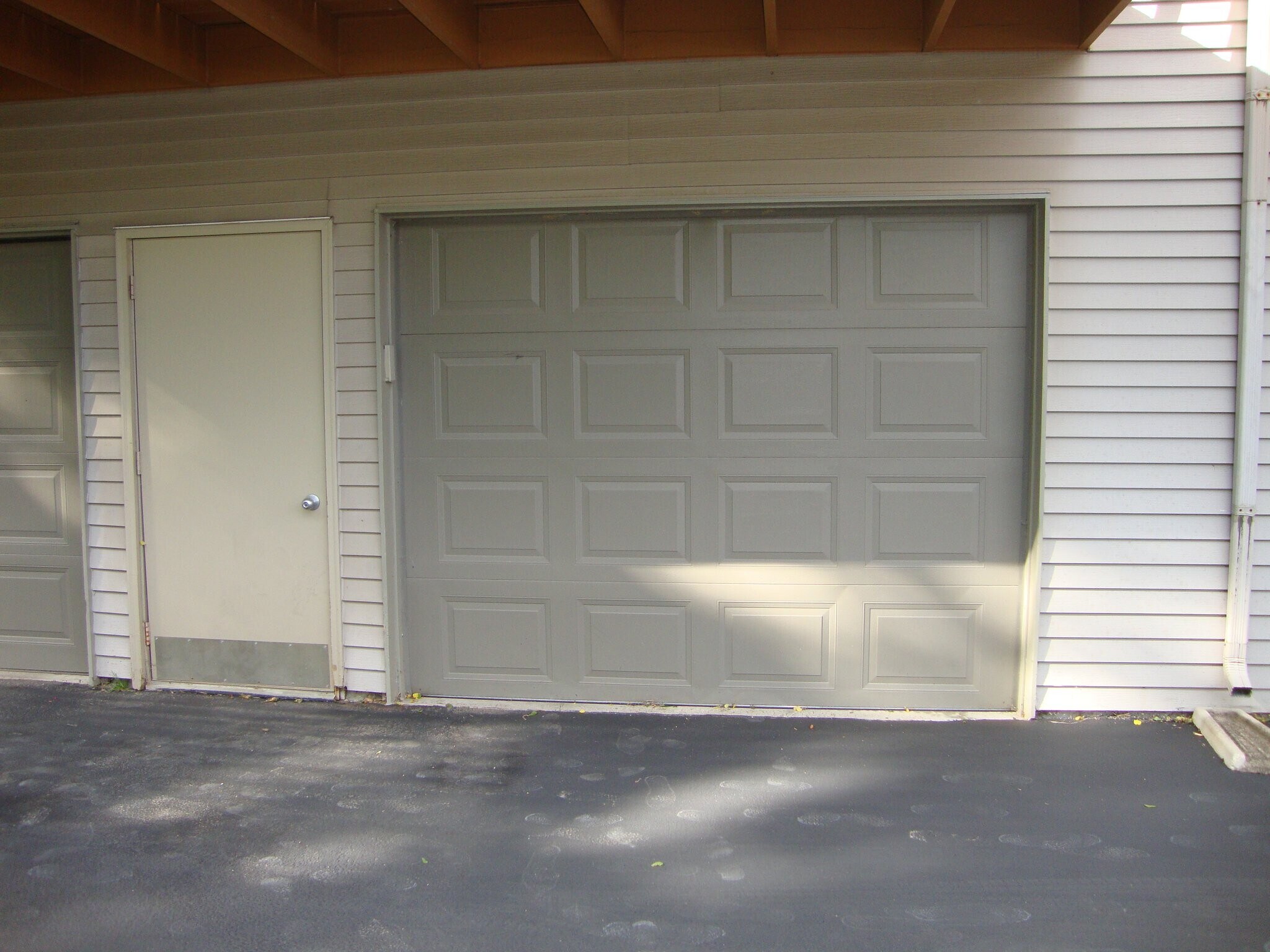 Building Photo - 295 Woodridge Cir