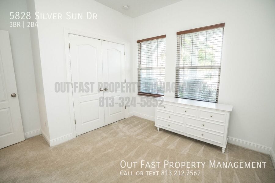 Building Photo - 5828 Silver Sun Dr