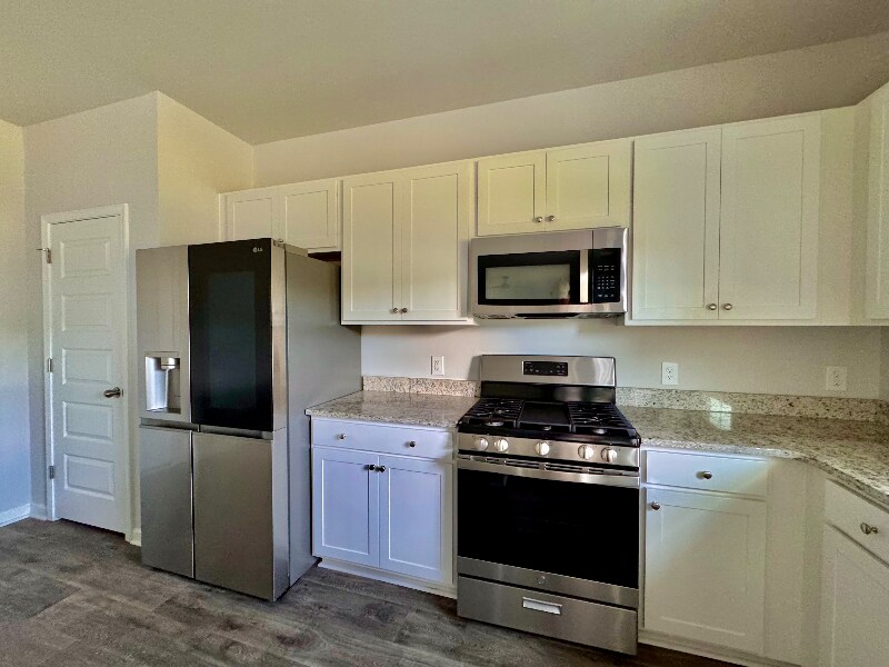 Building Photo - 321 Sweetbay Dr