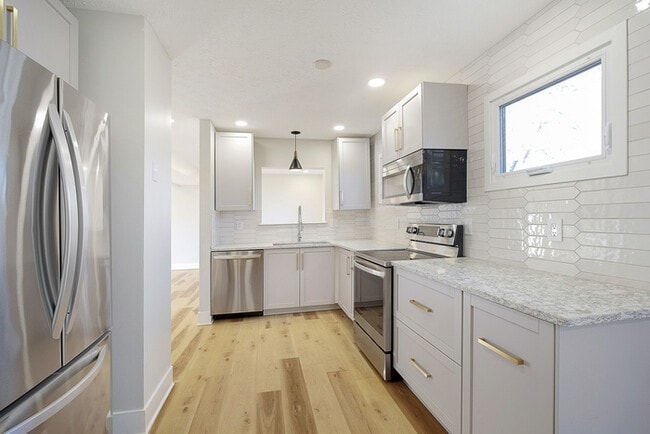 Building Photo - Beautifully 4-Bedroom Home in the Heart of Brownsburg!