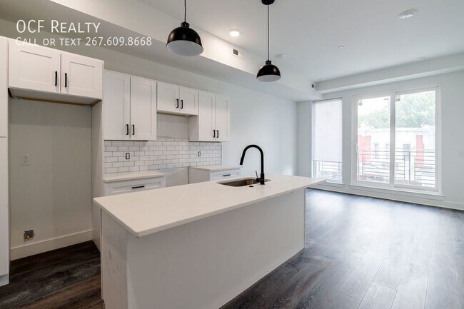 Building Photo - 625 N 52nd St