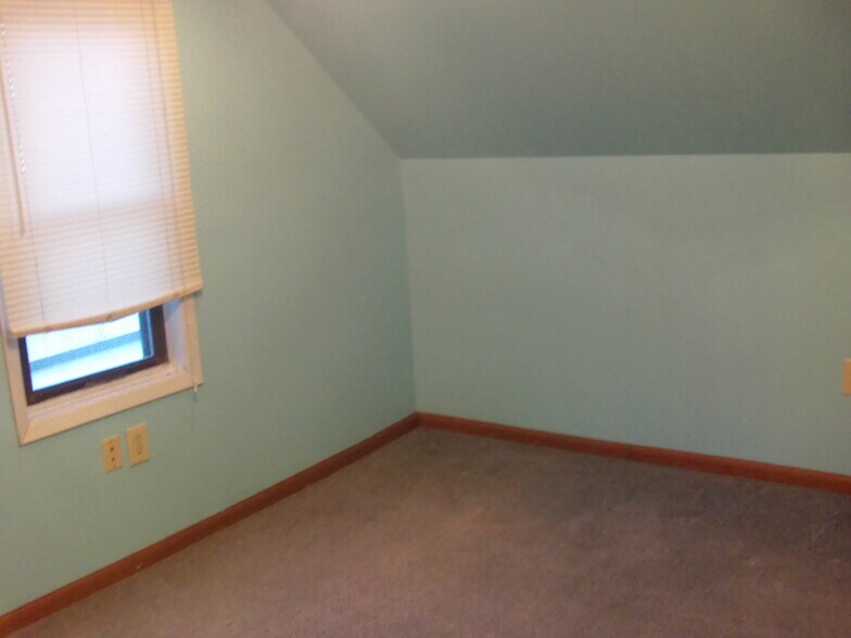 Building Photo - 61 Irene St