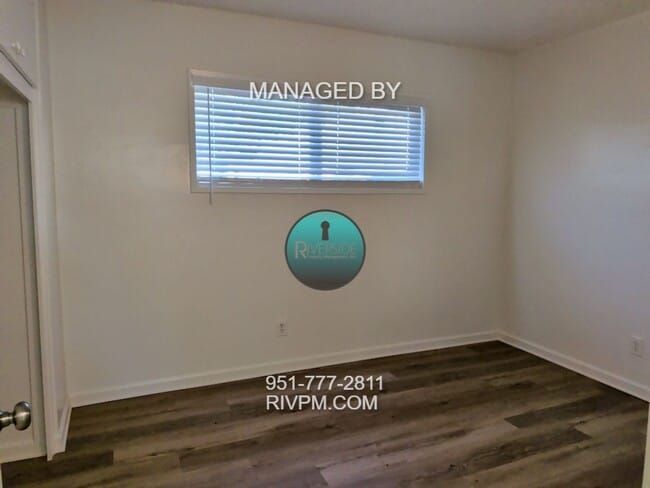 Building Photo - Welcome home to this beautifully refreshed...