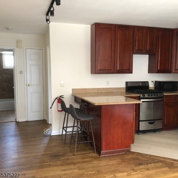 Building Photo - 104 N Beverwyck Rd