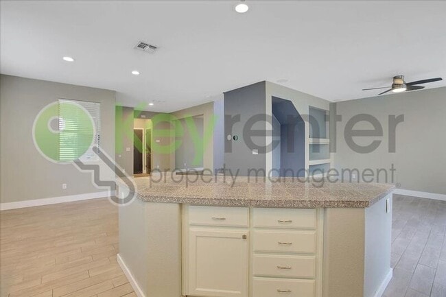 Building Photo - 461 Anjou Cir