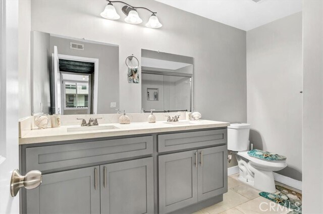 Building Photo - 1140 E Ocean Blvd