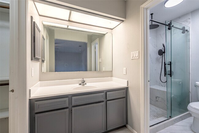 Building Photo - 10215 Kirkwren Dr