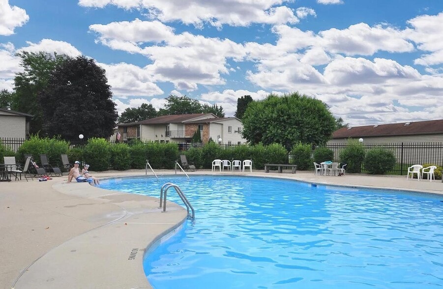 Building Photo - N114W17033 Armada Dr