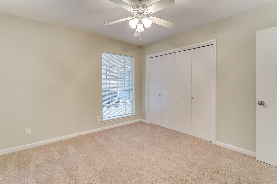 Bedroom 2 with large closet. Unfurnished now but will furnish if 2nd bdrm is rented. If rented as 1 bdrm it is secured. - 4901 Bryce Ave