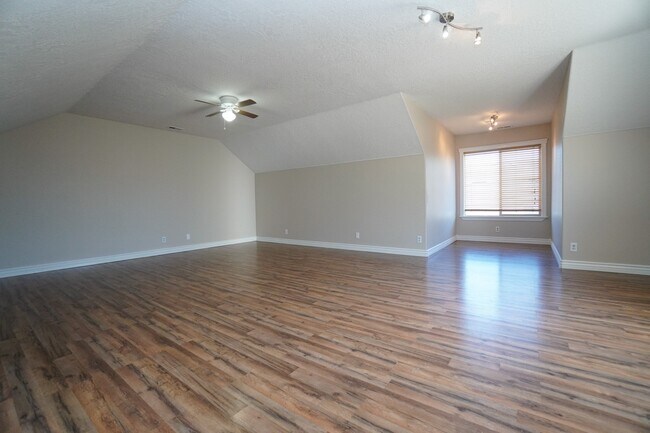 Building Photo - 2511 W Teano Dr