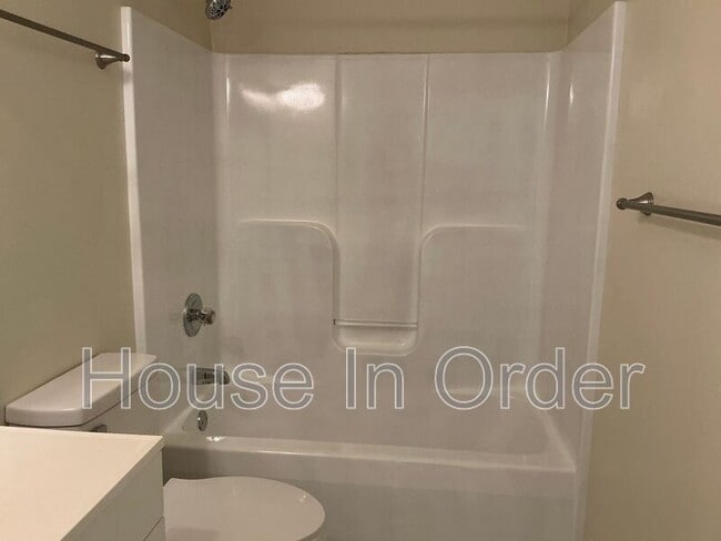 Building Photo - 11 Rathfarnham Rd