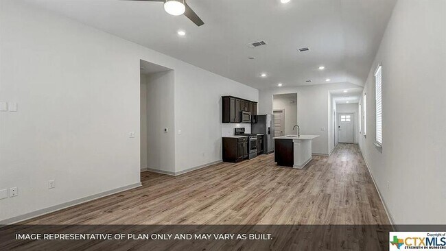 Building Photo - 325 Fairfax Ave