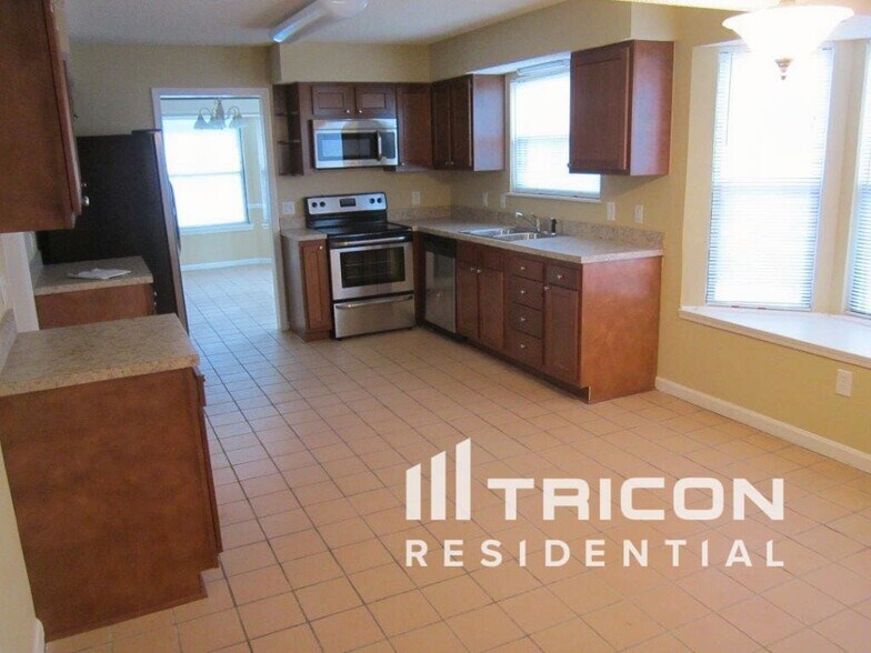 Building Photo - 4171 Dunraven Ln