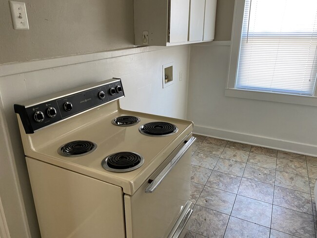 Building Photo - Myers Triplex