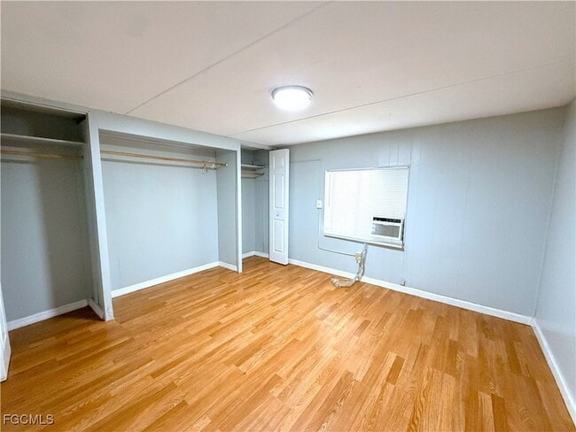 Building Photo - 240 State St