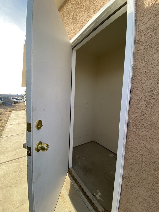 Building Photo - 2BR/1Bath - 4 Plex in Rio Rancho