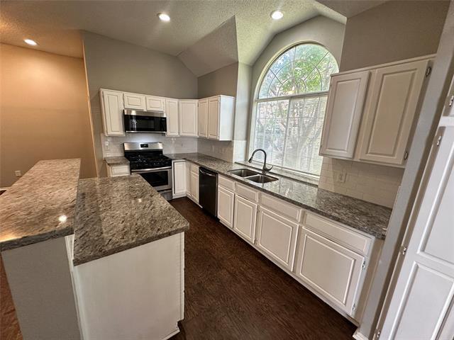 Building Photo - 820 Claire View Dr