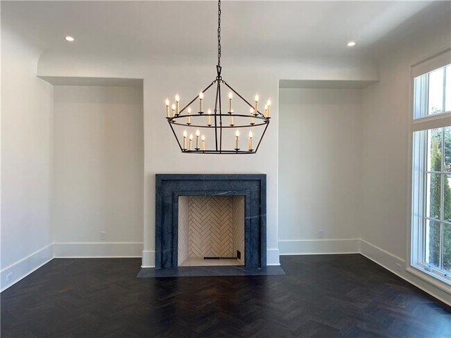 Building Photo - 3517 Knollwood Dr NW