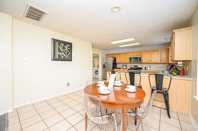 Building Photo - 12122 Lucky Meadow Dr