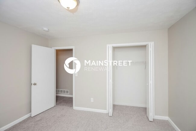 Building Photo - 3 Bedroom Pet-Friendly Home in Powder Springs, GA with Main Street Renewal