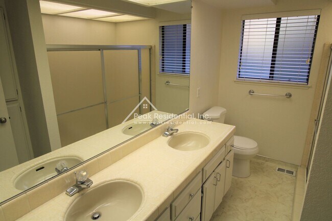 Building Photo - 9344 Winding Oak Dr