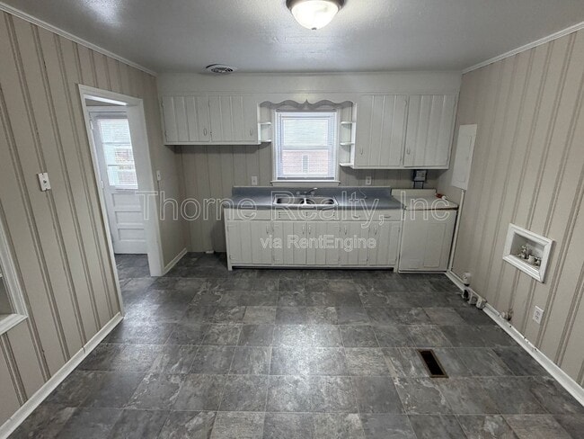 Building Photo - 1113 S Cambridge Cir