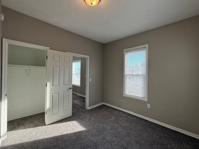 Building Photo - 3 Bedroom Home with Basement & Yard