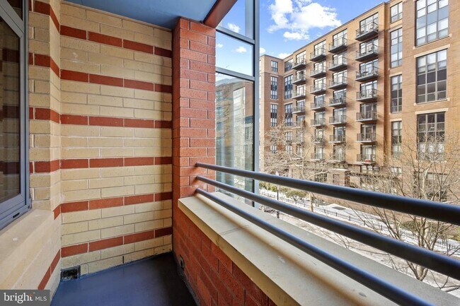 Building Photo - 1117 10th St NW