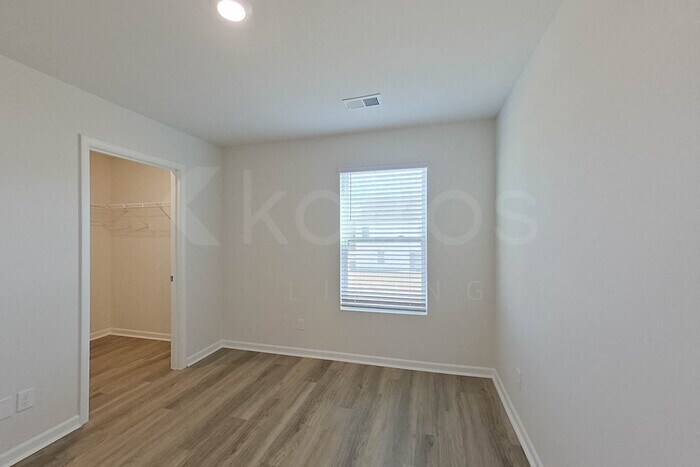 Building Photo - 111 Overstreet Way