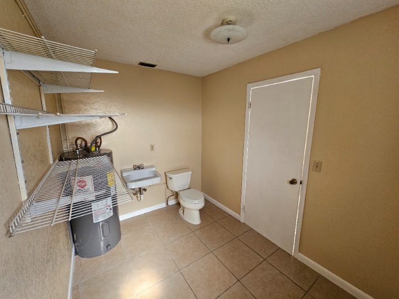 Building Photo - 4512 Ballentine Ct