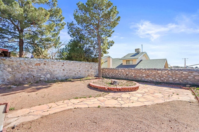 Building Photo - 7080 Portugal Dr