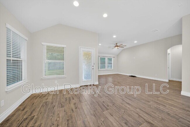 Building Photo - 545 Rosemellow St