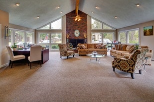 Building Photo - Rocky Creek