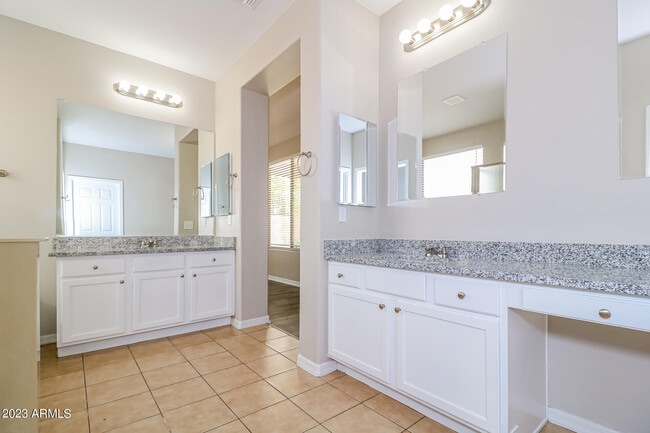 Building Photo - 15260 W Boca Raton Rd
