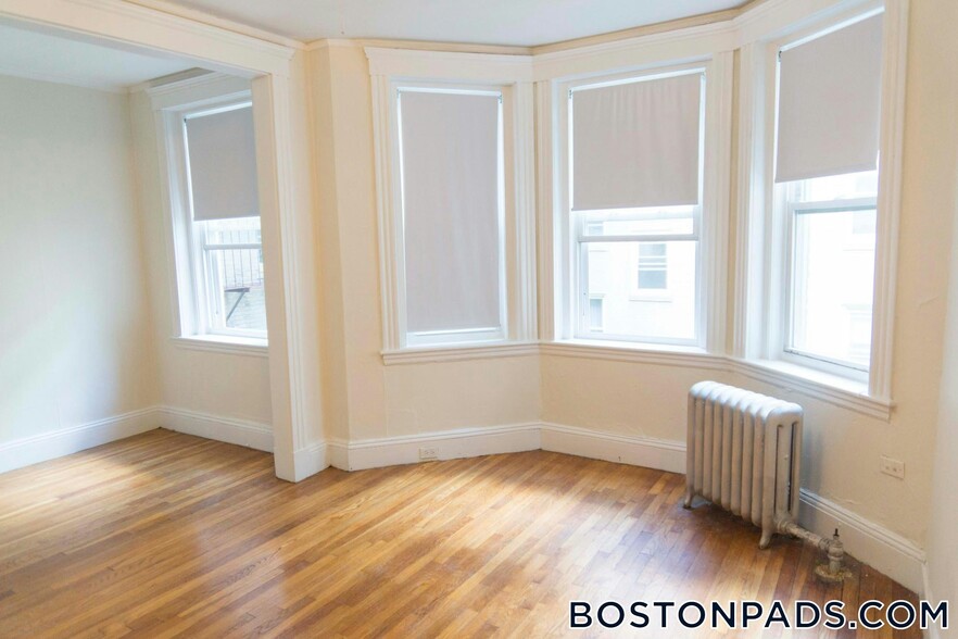 Building Photo - 1175 Boylston St