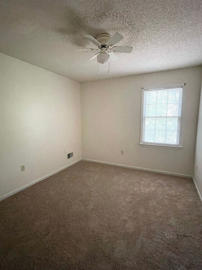 Building Photo - Irmo