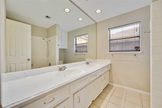 Building Photo - 21214 Park Bend Dr