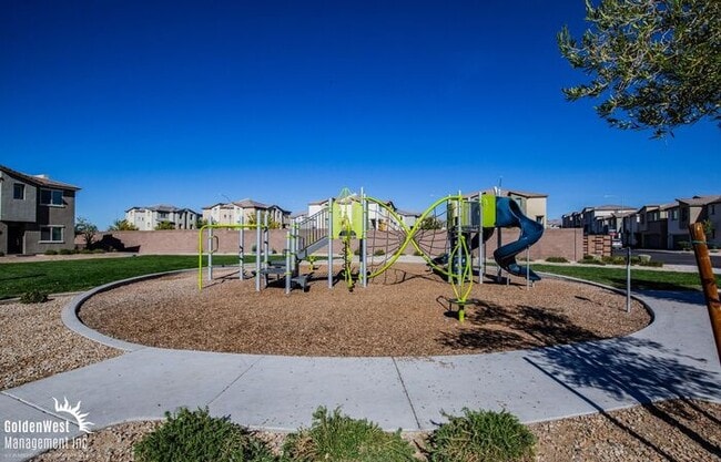 Building Photo - Cozy 2Bdm 2Ba Townhome with Community Pool...