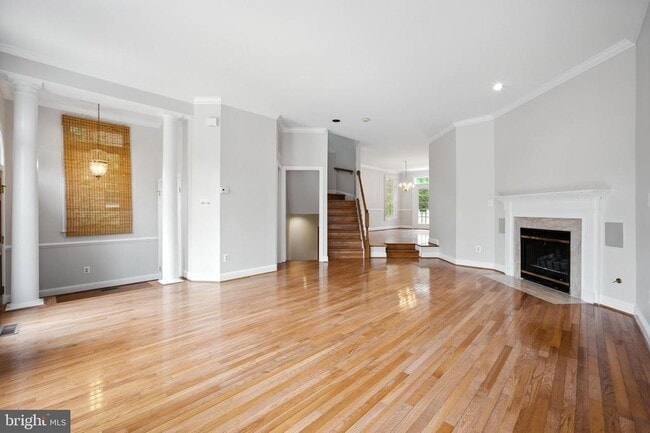 Building Photo - 10189 Castlewood Ln
