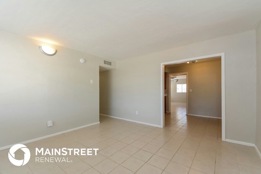 Building Photo - 4649 E 14th St