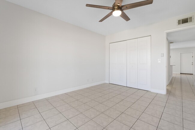 Building Photo - 500 Village Green Cir E