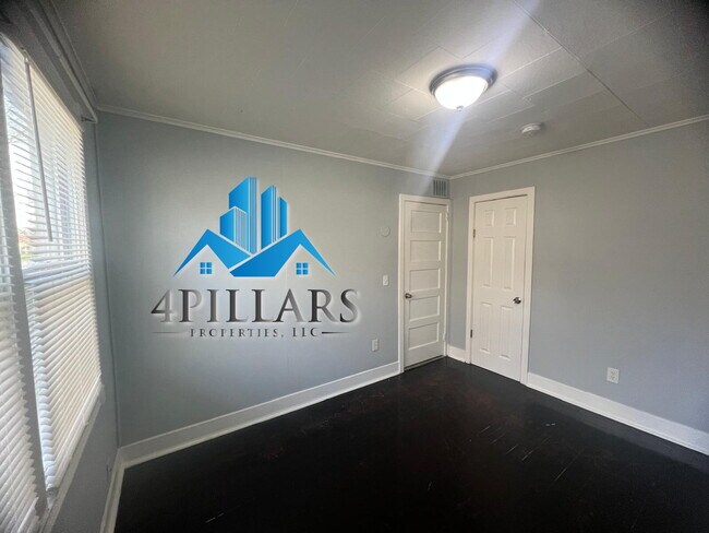 Building Photo - Charming 2 Bedroom Duplex in La Porte with Spacious Layout and Prime Location