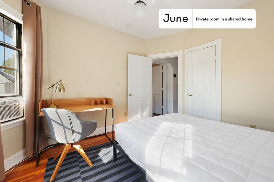 Building Photo - Room in Shared 4 bed/1 bath home