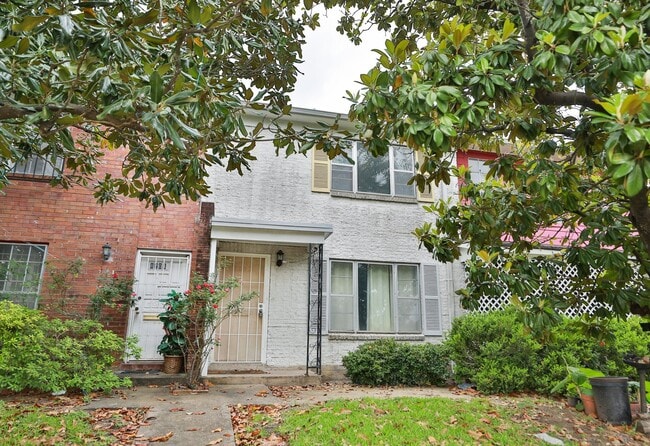 Building Photo - 8202 Fondren Rd