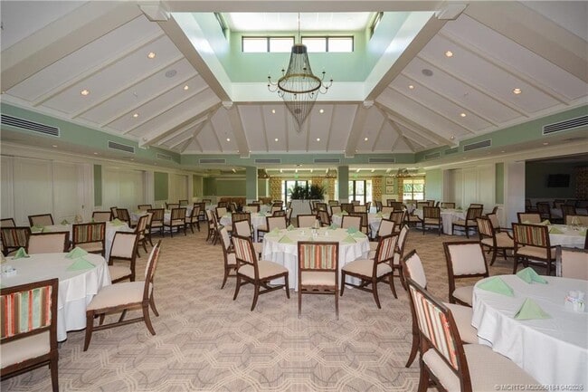 Building Photo - 4194 SW Gleneagle Cir