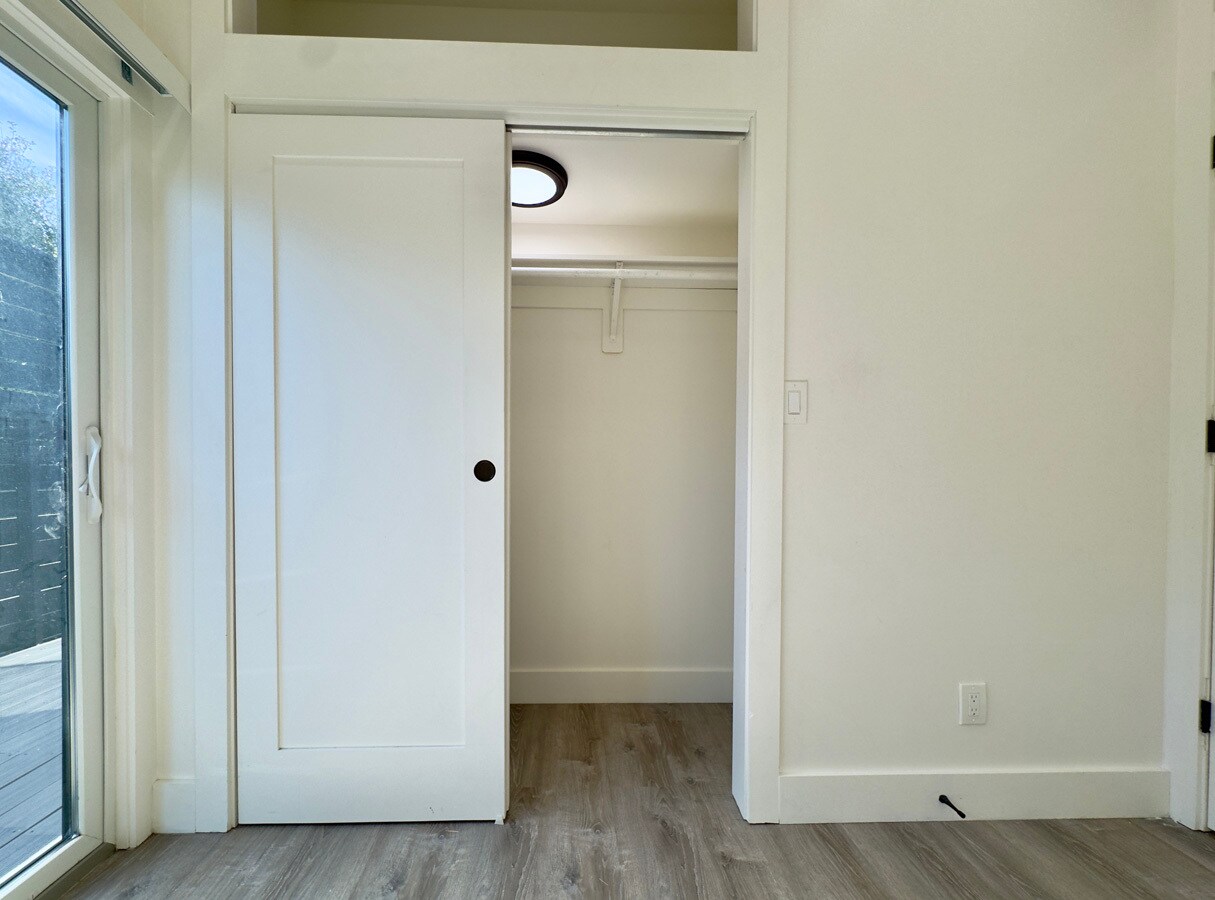 Building Photo - 1038 62nd St