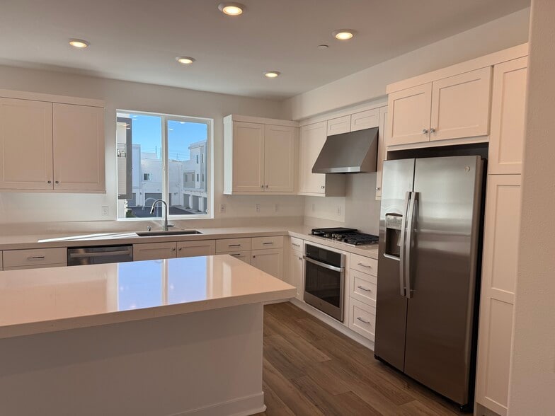 Building Photo - 26849 Laurel Mountain Loop