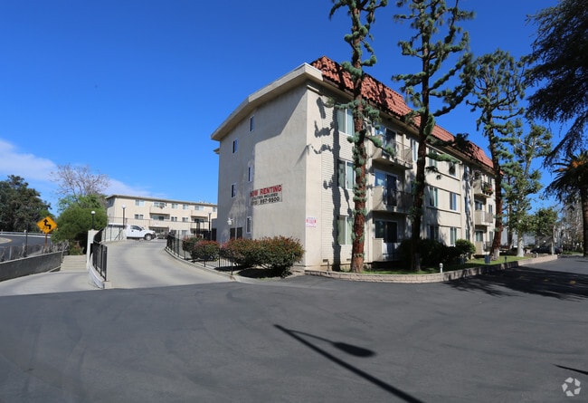 Building Photo - Helen Towers Apartments
